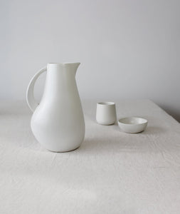 Pitcher Kuduo 64 oz - GHARYAN Stoneware & Decoration